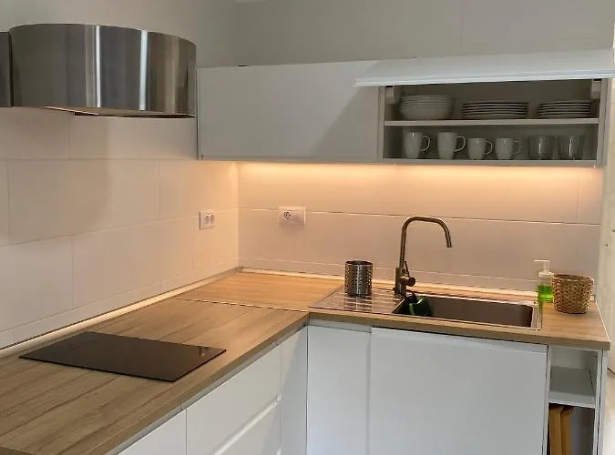 Estudio En Cristianos. Ubicacion Ideal. Apartment *